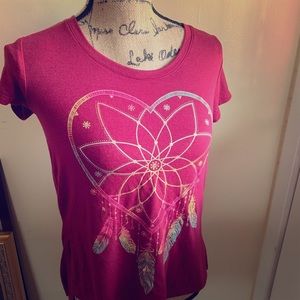 NWT Women’s lovely decorated short sleeve tee
